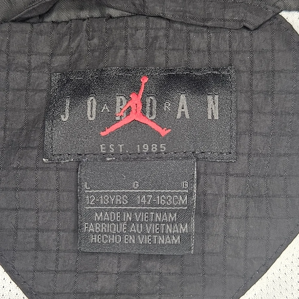 Jordan Kids' MJ Flight MVP Windbreaker Jacket        Size L 12-13YRS Boys